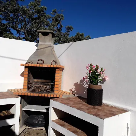 With 3 Bedrooms In With Private Pool Enclosed Garden And Wifi 16 Km From The Beach Villa Loulé