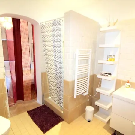 With 3 Bedrooms In With Private Pool Enclosed Garden And Wifi 16 Km From The Beach Villa *