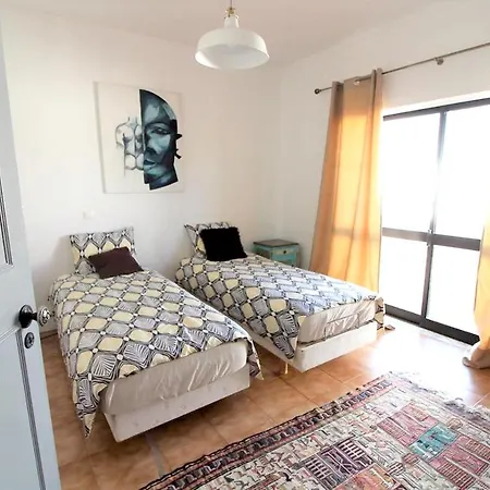 With 3 Bedrooms In With Private Pool Enclosed Garden And Wifi 16 Km From The Beach Villa *