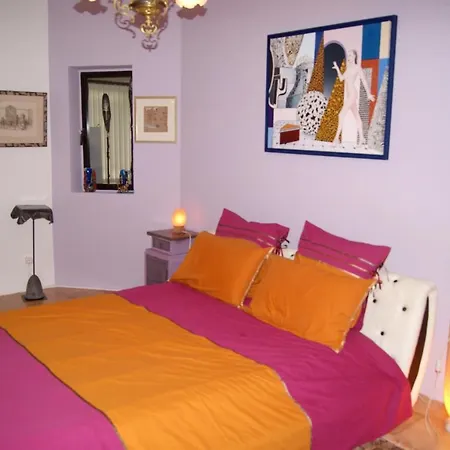 With 3 Bedrooms In With Private Pool Enclosed Garden And Wifi 16 Km From The Beach Villa *