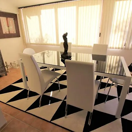 With 3 Bedrooms In With Private Pool Enclosed Garden And Wifi 16 Km From The Beach Villa Loulé