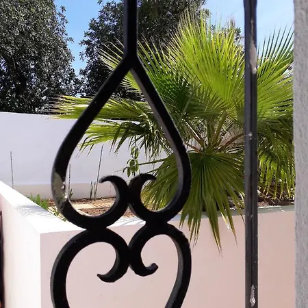 Villa With 3 Bedrooms In With Private Pool Enclosed Garden And Wifi 16 Km From The Beach *