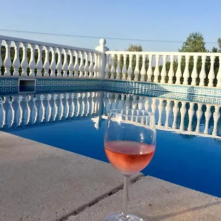 Villa With 3 Bedrooms In With Private Pool Enclosed Garden And Wifi 16 Km From The Beach *