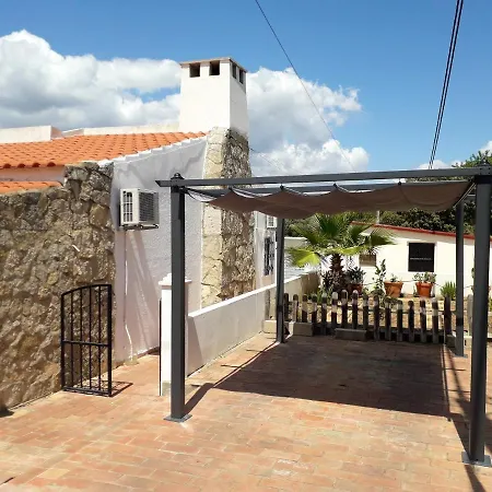 With 3 Bedrooms In With Private Pool Enclosed Garden And Wifi 16 Km From The Beach Loulé