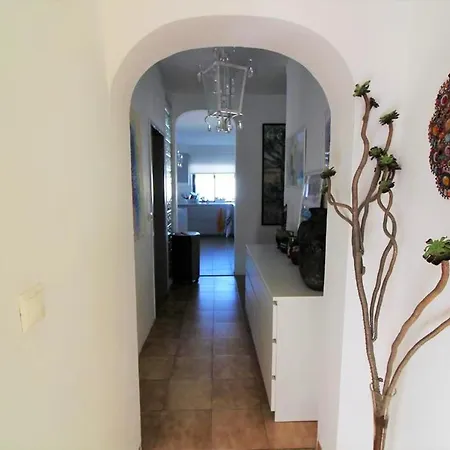 With 3 Bedrooms In With Private Pool Enclosed Garden And Wifi 16 Km From The Beach Loulé