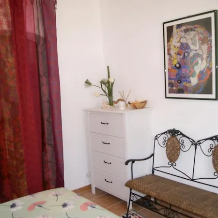 With 3 Bedrooms In With Private Pool Enclosed Garden And Wifi 16 Km From The Beach Villa Loulé