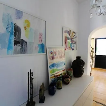 With 3 Bedrooms In With Private Pool Enclosed Garden And Wifi 16 Km From The Beach Loulé